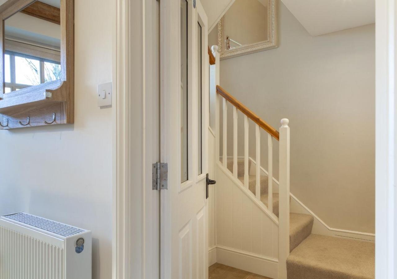 Jasmine Cottage - 2 Bedroom In Heart Of Bourton! Luaran gambar