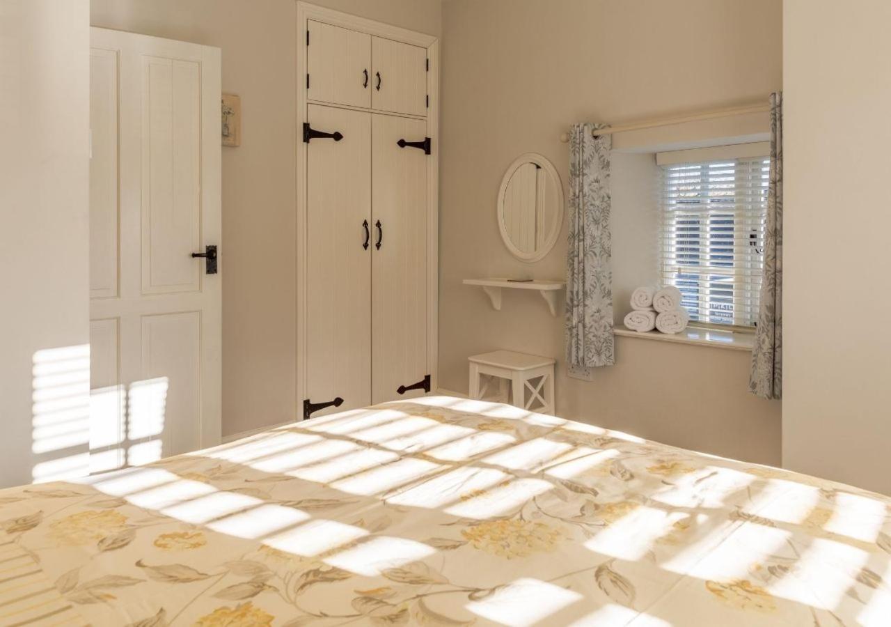Jasmine Cottage - 2 Bedroom In Heart Of Bourton! Luaran gambar
