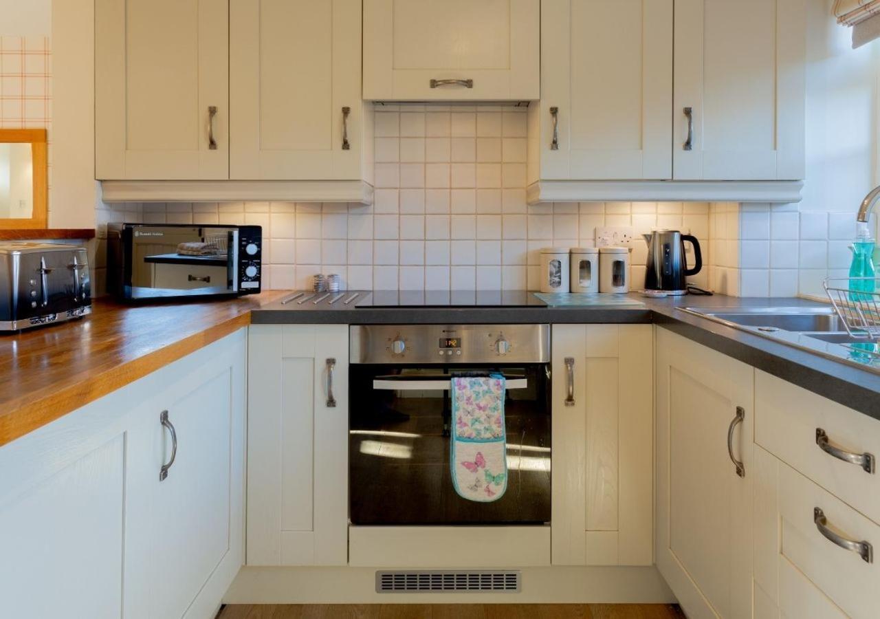 Jasmine Cottage - 2 Bedroom In Heart Of Bourton! Luaran gambar