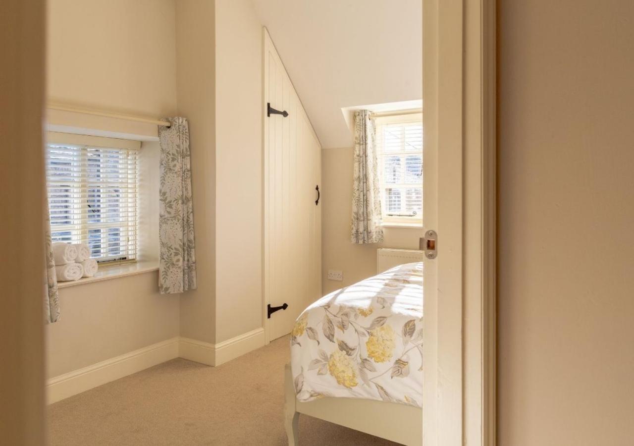 Jasmine Cottage - 2 Bedroom In Heart Of Bourton! Luaran gambar