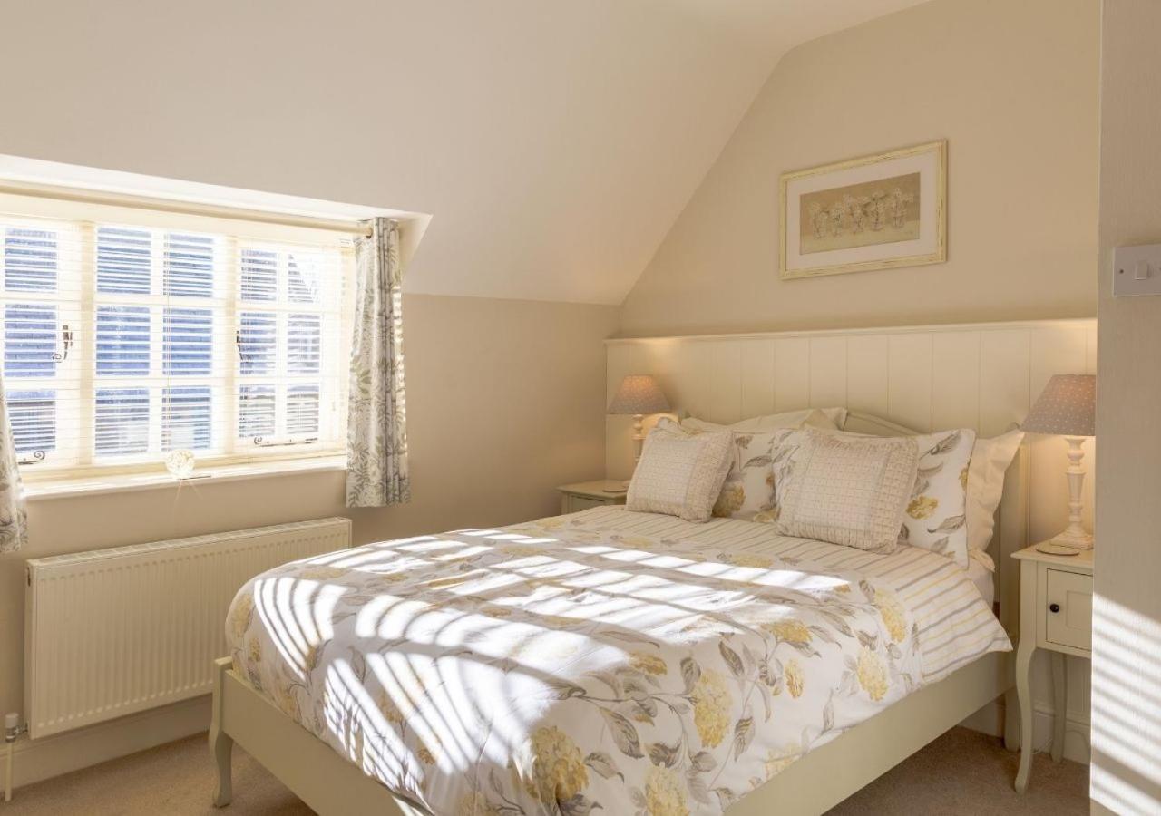 Jasmine Cottage - 2 Bedroom In Heart Of Bourton! Luaran gambar