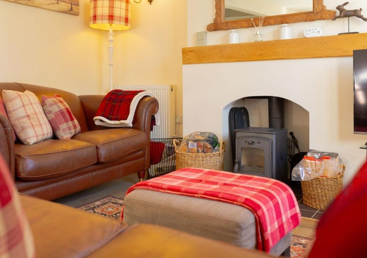 Jasmine Cottage - 2 Bedroom In Heart Of Bourton! Luaran gambar