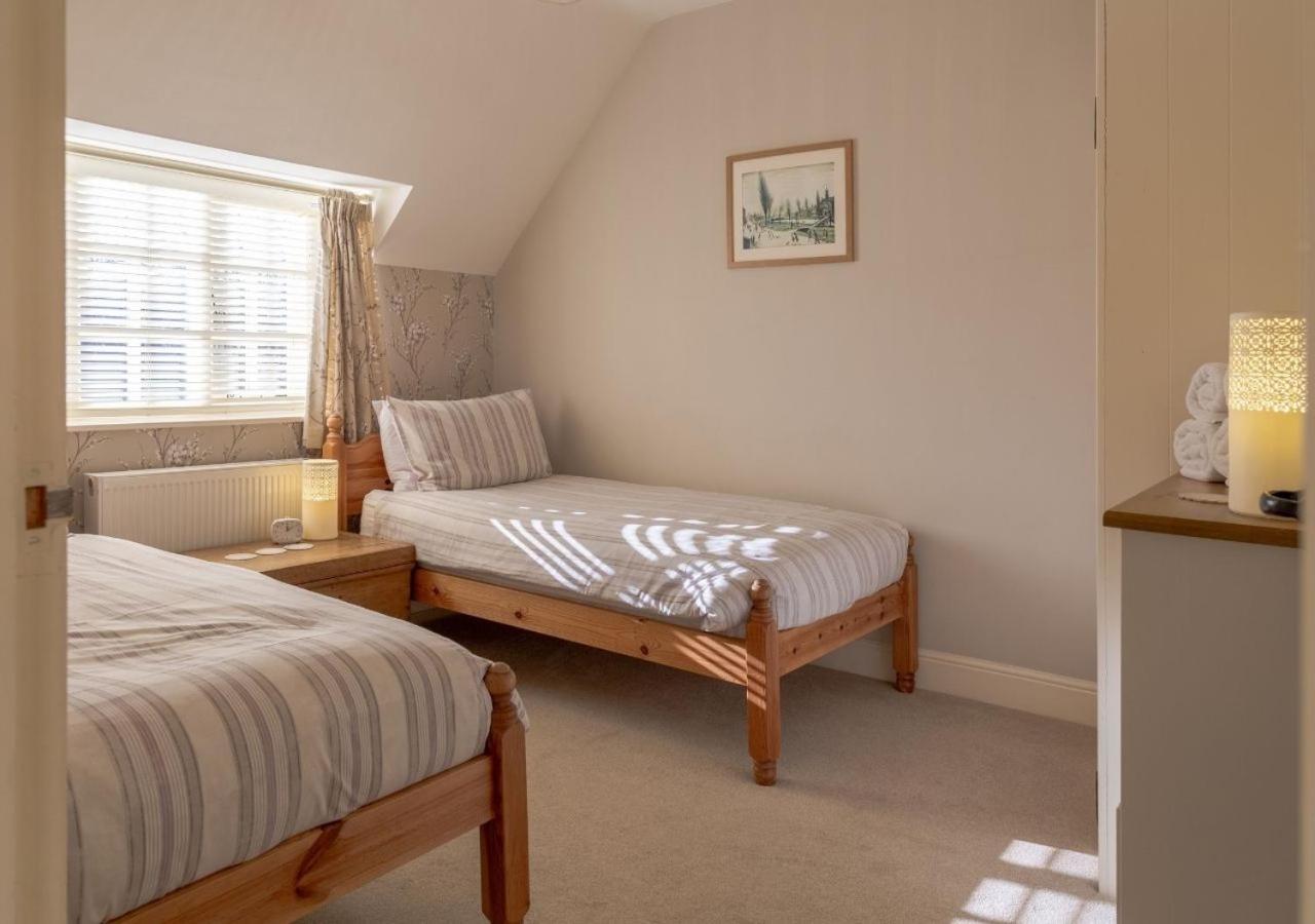 Jasmine Cottage - 2 Bedroom In Heart Of Bourton! Luaran gambar