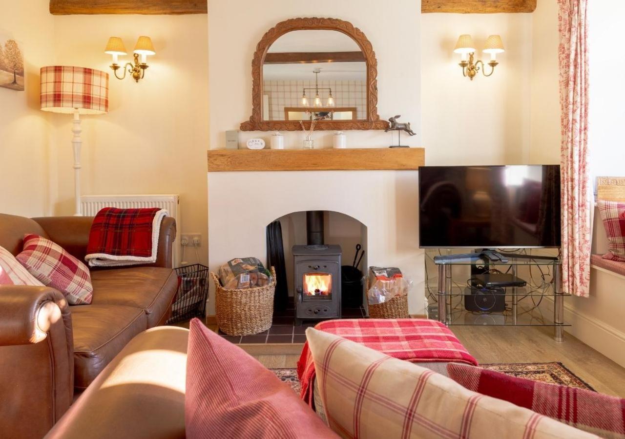 Jasmine Cottage - 2 Bedroom In Heart Of Bourton! Luaran gambar