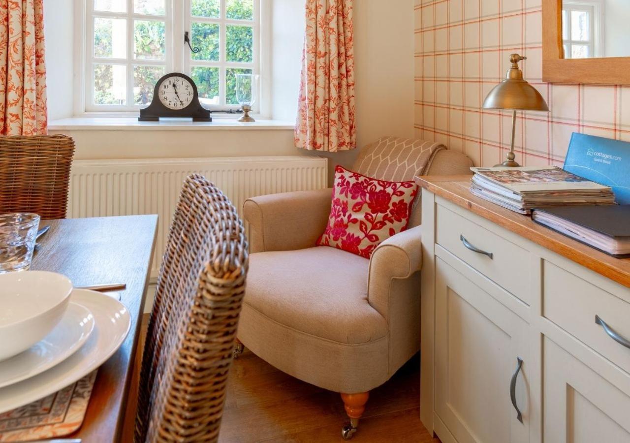 Jasmine Cottage - 2 Bedroom In Heart Of Bourton! Luaran gambar