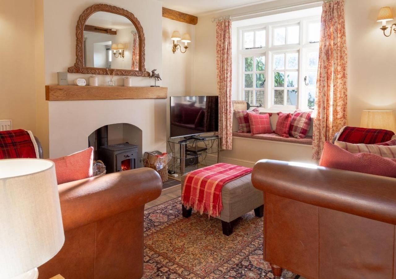 Jasmine Cottage - 2 Bedroom In Heart Of Bourton! Luaran gambar
