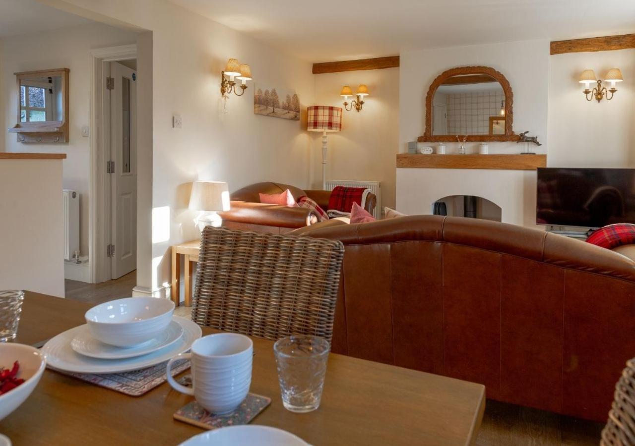 Jasmine Cottage - 2 Bedroom In Heart Of Bourton! Luaran gambar